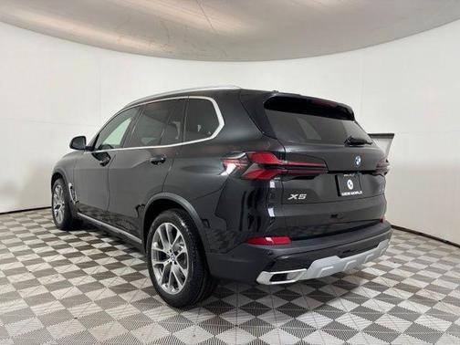 Black Sapphire Metallic 2026 BMW X5 xDrive40i