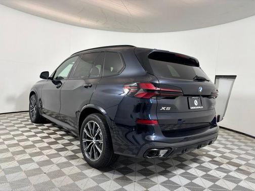 Carbon Black Metallic 2026 BMW X5 xDrive40i