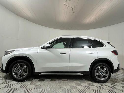 Mineral White Metallic 2026 BMW X1 xDrive28i