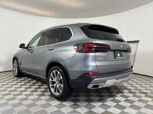 Skyscraper Gray Metallic 2024 BMW X5 xDrive40i