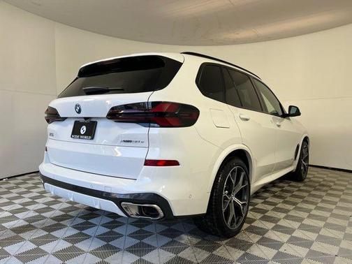 Alpine White 2026 BMW X5 PHEV xDrive50e