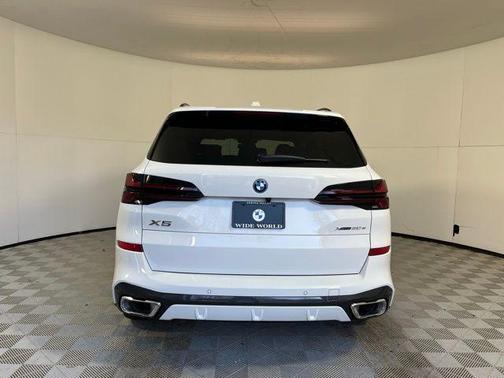 Alpine White 2026 BMW X5 PHEV xDrive50e