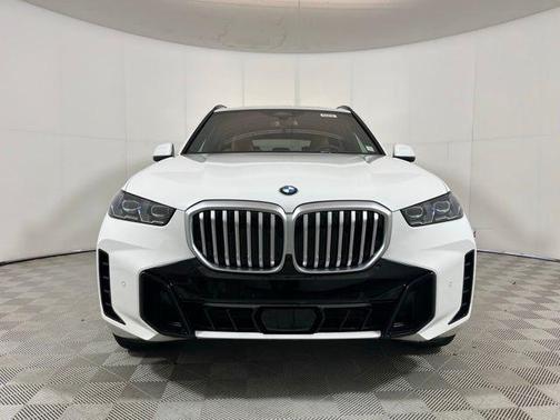 Alpine White 2026 BMW X5 xDrive40i