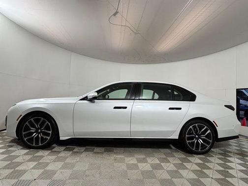 Mineral White Metallic 2026 BMW 740 i xDrive