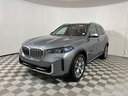 Skyscraper Gray Metallic 2026 BMW X5 xDrive40i