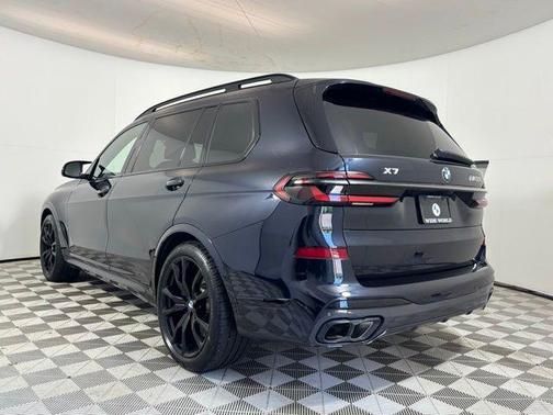 Carbon Black Metallic 2025 BMW X7 M60i