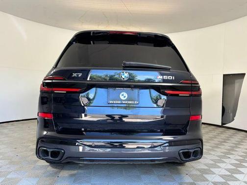 Carbon Black Metallic 2025 BMW X7 M60i