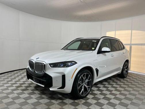Mineral White Metallic 2026 BMW X5 PHEV xDrive50e