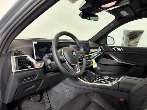 Gray Metallic 2026 BMW X5 xDrive40i