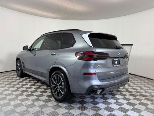 Gray Metallic 2026 BMW X5 xDrive40i
