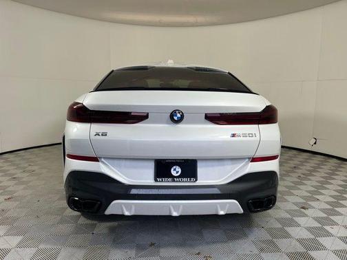 Mineral White Metallic 2026 BMW X6 M60i