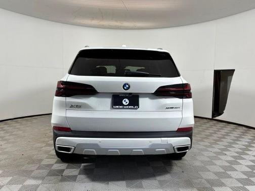 Alpine White 2026 BMW X5 xDrive40i