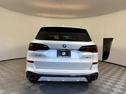 Mineral White Metallic 2026 BMW X5 xDrive40i