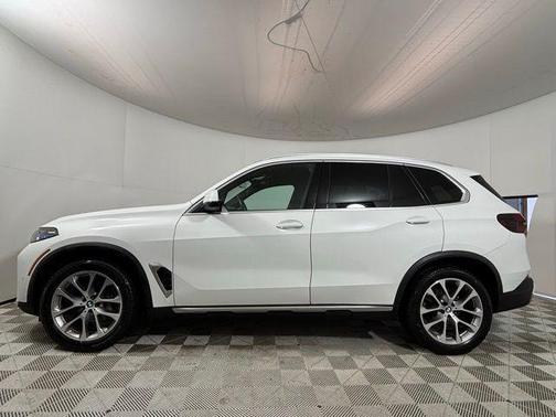 Alpine White 2024 BMW X5 xDrive40i
