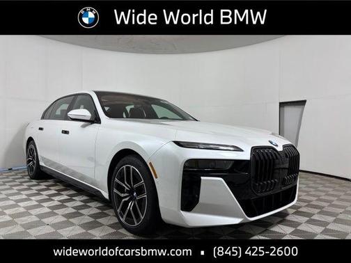 Mineral White Metallic 2026 BMW 740 i xDrive