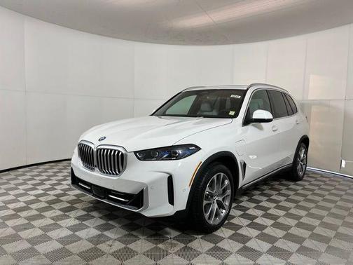 Alpine White 2026 BMW X5 PHEV xDrive50e