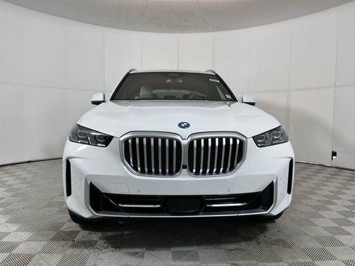 Alpine White 2026 BMW X5 PHEV xDrive50e