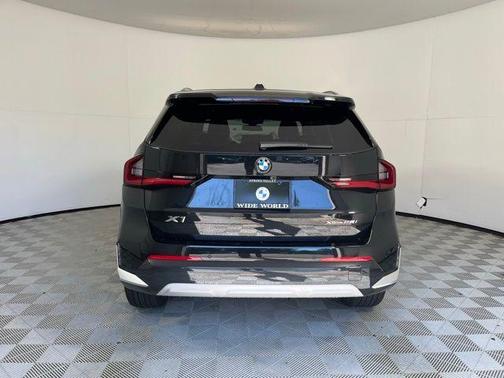Black Sapphire Metallic 2026 BMW X1 xDrive28i