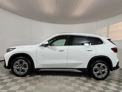 Alpine White 2026 BMW X1 xDrive28i