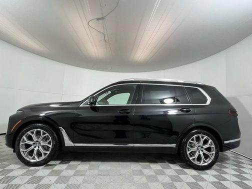 Black Sapphire Metallic 2026 BMW X7 xDrive40i
