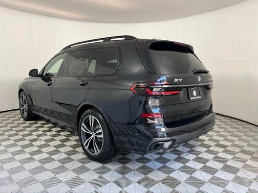Black Sapphire Metallic 2026 BMW X7 xDrive40i