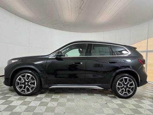 Black Sapphire Metallic 2026 BMW X1 xDrive28i