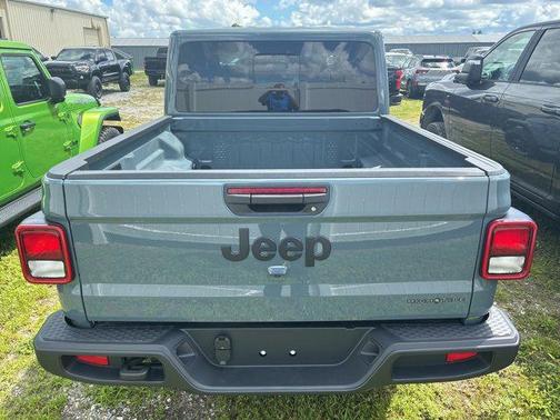 2025 Jeep Gladiator High Tide
