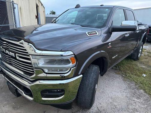 2022 RAM 2500 Laramie Crew Cab 4x4 6'4' Box