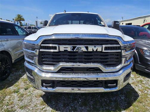 2025 RAM 2500 Tradesman Crew Cab 4x4 6'4' Box