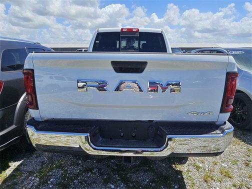 2025 RAM 2500 Tradesman Crew Cab 4x4 6'4' Box