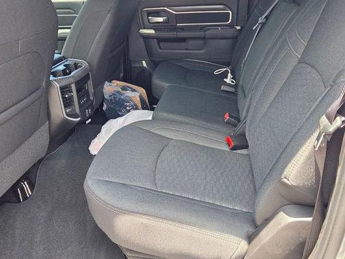 Ceramic Gray Clearcoat 2026 RAM 3500 Big Horn Crew Cab 4x4 8' Box