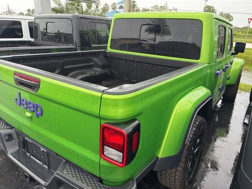 2025 Jeep Gladiator Nighthawk