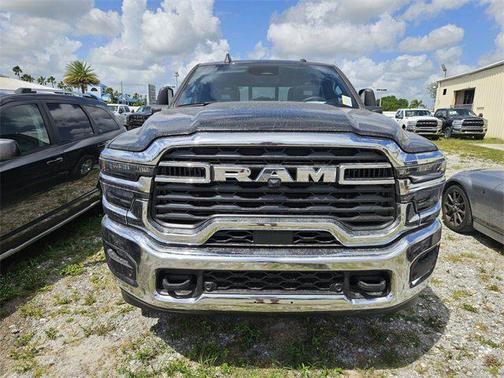 2025 RAM 2500 Tradesman Crew Cab 4x4 6'4' Box