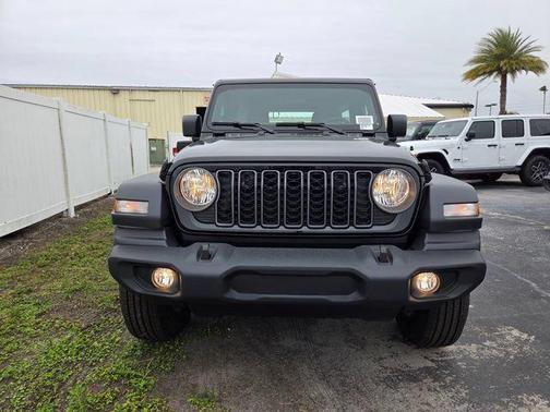 Black Clearcoat 2026 Jeep Wrangler Sport