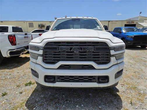 2025 RAM 3500 Big Horn Crew Cab 4x4 8' Box
