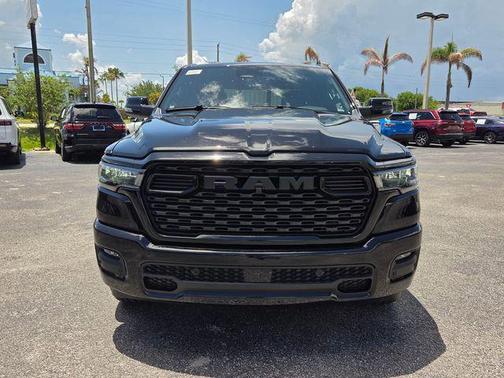 Diamond Black Crystal Pearlcoat 2026 RAM 1500 Big Horn/Lone Star