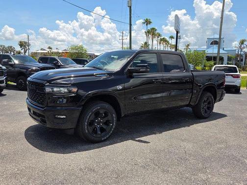 Diamond Black Crystal Pearlcoat 2026 RAM 1500 Big Horn/Lone Star