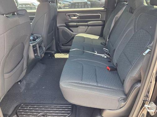 Diamond Black Crystal Pearlcoat 2026 RAM 1500 Big Horn/Lone Star