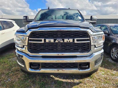 2024 RAM 2500 Tradesman Crew Cab 4x4 6'4' Box