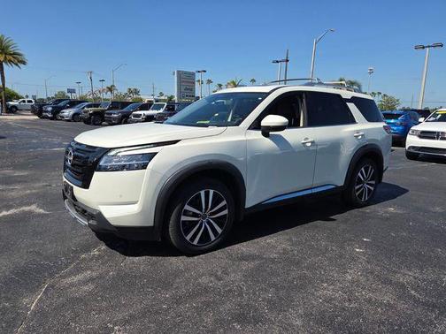 Pearl White Tricoat 2023 Nissan Pathfinder Platinum 4WD