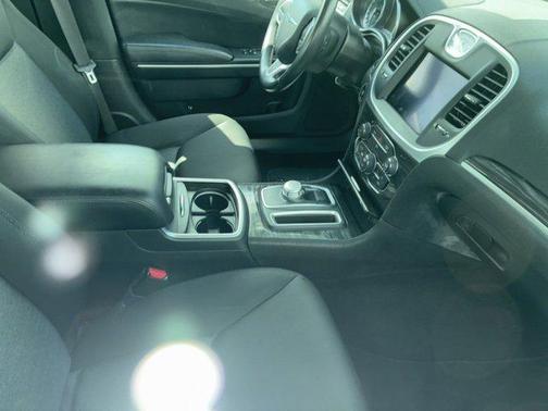 2021 Chrysler 300 Touring
