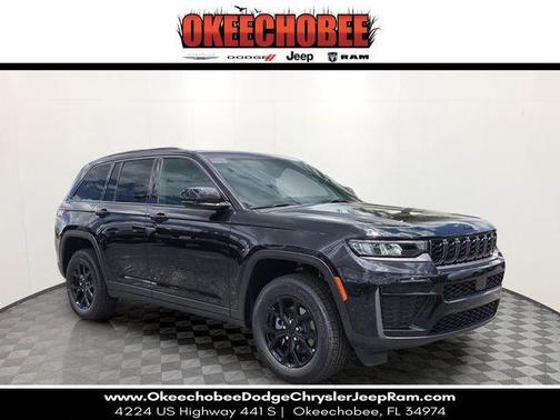 Diamond Black Crystal Pearlcoat 2026 Jeep Grand Cherokee Altitude