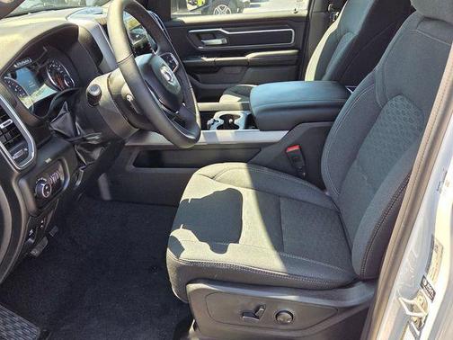 Bright White Clearcoat 2026 RAM 1500 Big Horn/Lone Star