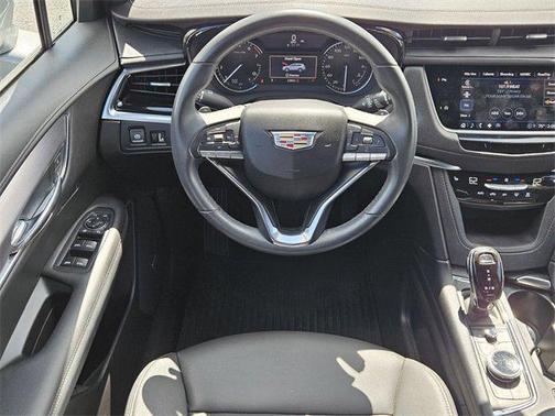 2023 Cadillac XT6 Luxury FWD