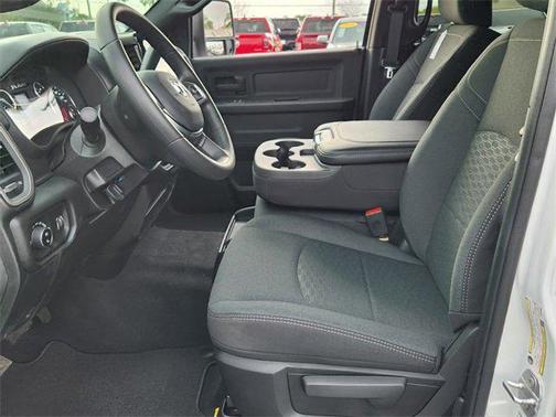 2026 RAM 2500 Black Express Crew Cab 4x4 6'4' Box