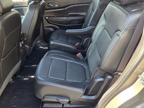 2022 GMC Acadia FWD SLT