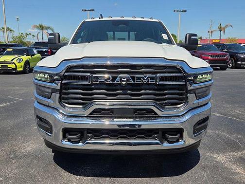 Bright White Clearcoat 2026 RAM 3500 Tradesman Crew Cab 4x4 8' Box