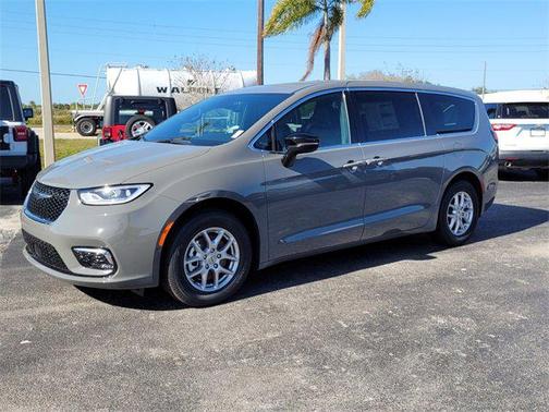 2025 Chrysler Pacifica L