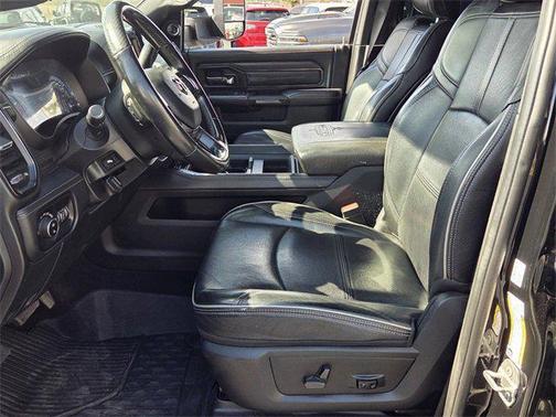 2022 RAM 3500 Limited Crew Cab 4x4 8' Box