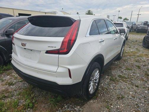 2024 Cadillac XT4 Luxury